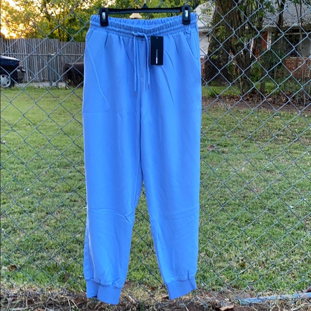 FINAL SALE Fashion Nova leyle light blue jogger run small NWT—Fit like an XL!